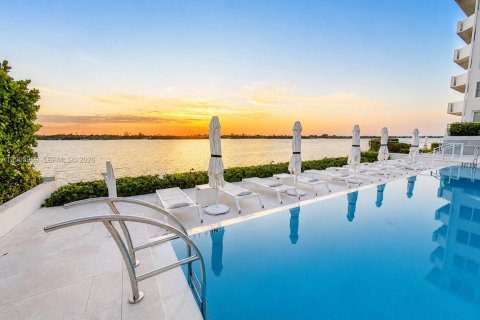 Condo in Palm Beach, Florida, 2 bedrooms № 2153962 - photo 21