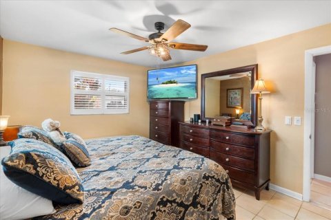 House in Seminole, Florida 3 bedrooms, 159.05 sq.m. № 1821147 - photo 24