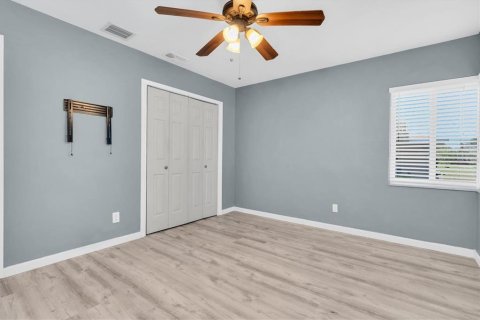 House in Saint Petersburg, Florida 3 bedrooms, 134.62 sq.m. № 1847237 - photo 28