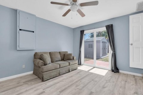 House in Saint Petersburg, Florida 3 bedrooms, 134.62 sq.m. № 1847237 - photo 22