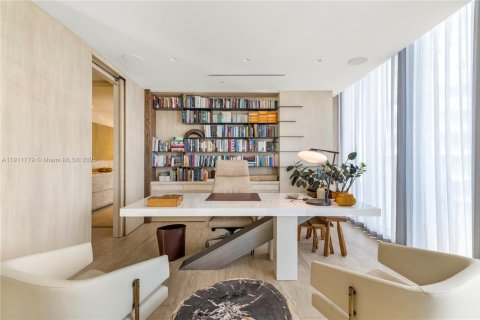 Copropriété à vendre à Surfside, Floride: 4 chambres, 494.33 m2 № 1967603 - photo 7