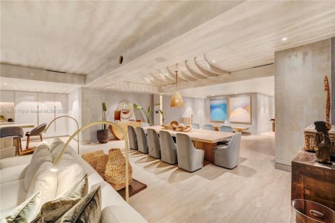 Copropriété à vendre à Surfside, Floride: 4 chambres, 494.33 m2 № 1967603 - photo 21