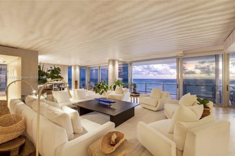 Copropriété à vendre à Surfside, Floride: 4 chambres, 494.33 m2 № 1967603 - photo 24