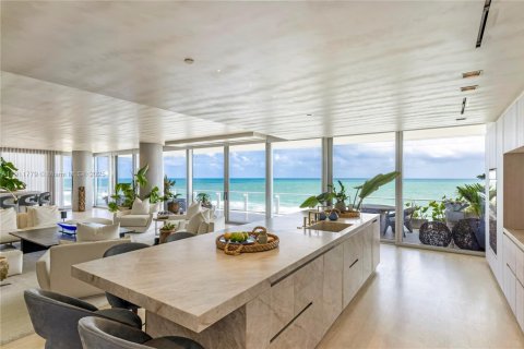 Copropriété à vendre à Surfside, Floride: 4 chambres, 494.33 m2 № 1967603 - photo 17