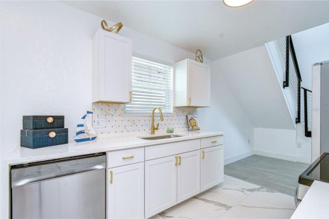 House in Bradenton, Florida 3 bedrooms, 142.7 sq.m. № 2236600 - photo 7