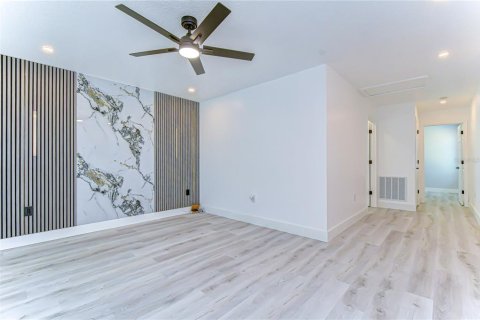 House in Bradenton, Florida 3 bedrooms, 142.7 sq.m. № 2236600 - photo 12
