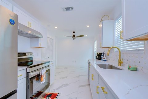 House in Bradenton, Florida 3 bedrooms, 142.7 sq.m. № 2236600 - photo 6