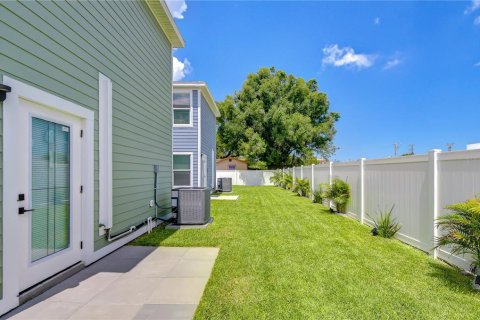 House in Bradenton, Florida 3 bedrooms, 142.7 sq.m. № 2236600 - photo 22