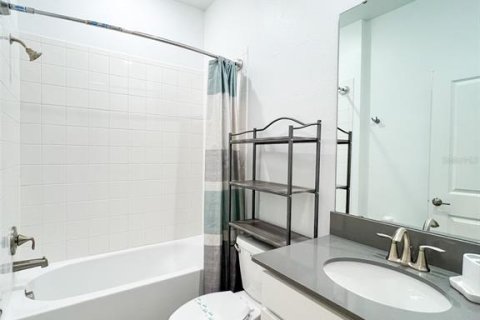 Casa en alquiler en Kissimmee, Florida, 4 dormitorios, 196.3 m2 № 1804820 - foto 14