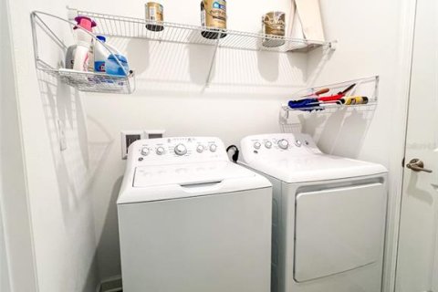 Casa en alquiler en Kissimmee, Florida, 4 dormitorios, 196.3 m2 № 1804820 - foto 24