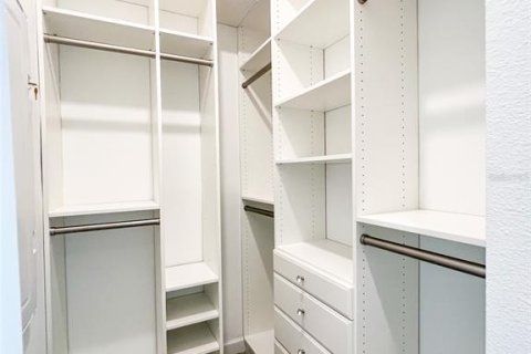 Casa en alquiler en Kissimmee, Florida, 4 dormitorios, 196.3 m2 № 1804820 - foto 22