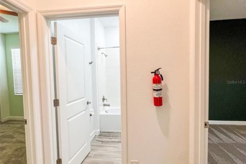 Casa en alquiler en Kissimmee, Florida, 4 dormitorios, 196.3 m2 № 1804820 - foto 15