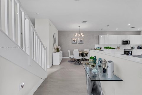 Touwnhouse à vendre à Doral, Floride: 3 chambres, 175.96 m2 № 2038066 - photo 5