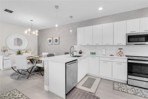 Touwnhouse à vendre à Doral, Floride: 3 chambres, 175.96 m2 № 2038066 - photo 10