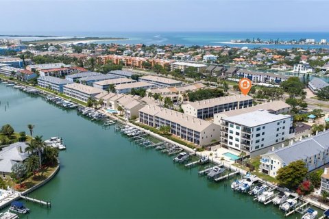 Adosado en Tierra Verde, Florida 2 dormitorios, 162.58 m2 № 2214848