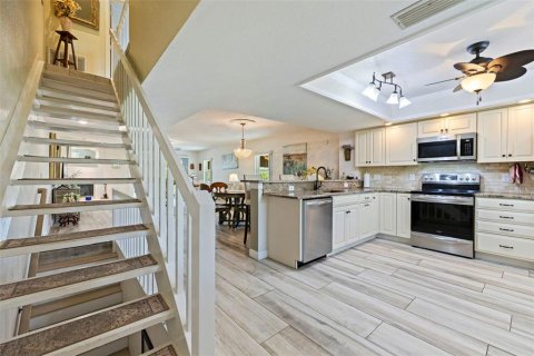 Townhouse in Tierra Verde, Florida 2 bedrooms, 162.58 sq.m. № 2214848 - photo 19