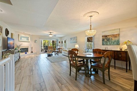 Townhouse in Tierra Verde, Florida 2 bedrooms, 162.58 sq.m. № 2214848 - photo 13