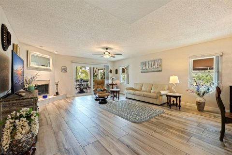 Townhouse in Tierra Verde, Florida 2 bedrooms, 162.58 sq.m. № 2214848 - photo 7