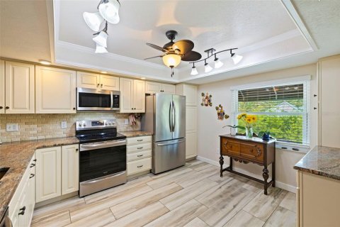 Townhouse in Tierra Verde, Florida 2 bedrooms, 162.58 sq.m. № 2214848 - photo 17