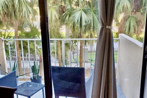 Купить кондоминиум в Норт-Майами, Флорида 1 спальня, 67.17м2, № 1958035 - фото 14