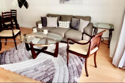 Купить кондоминиум в Норт-Майами, Флорида 1 спальня, 67.17м2, № 1958035 - фото 4