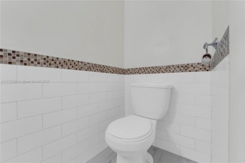 Купить кондоминиум в Халландейл-Бич, Флорида 1 спальня, 78.97м2, № 1958711 - фото 16