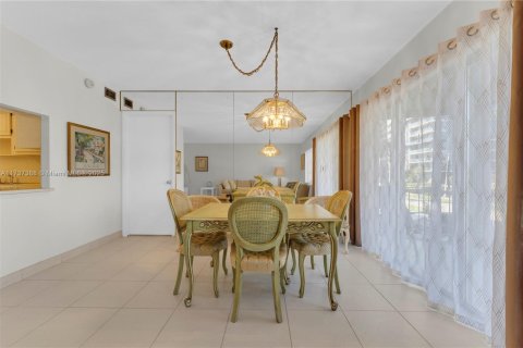 Купить кондоминиум в Халландейл-Бич, Флорида 1 спальня, 78.97м2, № 1958711 - фото 4