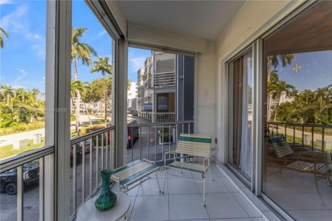 Купить кондоминиум в Халландейл-Бич, Флорида 1 спальня, 78.97м2, № 1958711 - фото 22