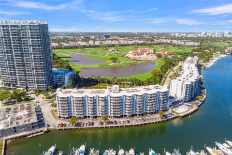 Купить кондоминиум в Халландейл-Бич, Флорида 1 спальня, 78.97м2, № 1958711 - фото 28