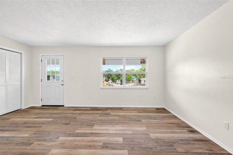 House in Citrus Springs, Florida 2 bedrooms, 80.27 sq.m. № 2095458 - photo 7