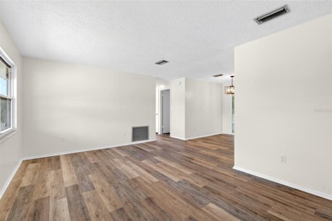 House in Citrus Springs, Florida 2 bedrooms, 80.27 sq.m. № 2095458 - photo 5