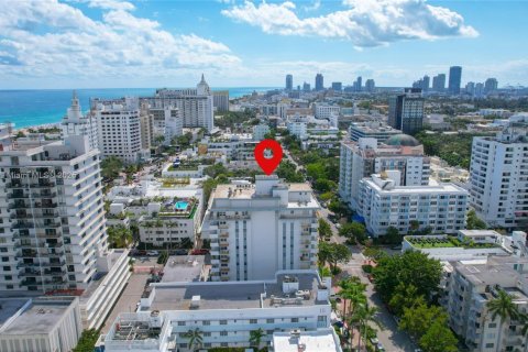 Condo in Miami Beach, Florida, 1 bedroom  № 1975770 - photo 4