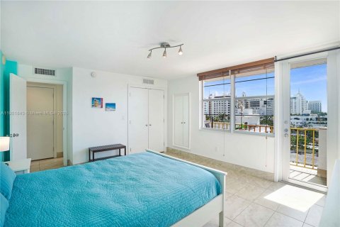 Condo in Miami Beach, Florida, 1 bedroom  № 1975770 - photo 30