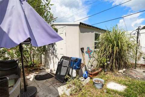 House in Pinellas Park, Florida 3 bedrooms, 193.52 sq.m. № 1902932 - photo 26