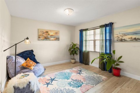 House in Pinellas Park, Florida 3 bedrooms, 193.52 sq.m. № 1902932 - photo 17