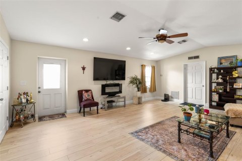 Casa en venta en Pinellas Park, Florida, 3 dormitorios, 193.52 m2 № 1902932 - foto 5