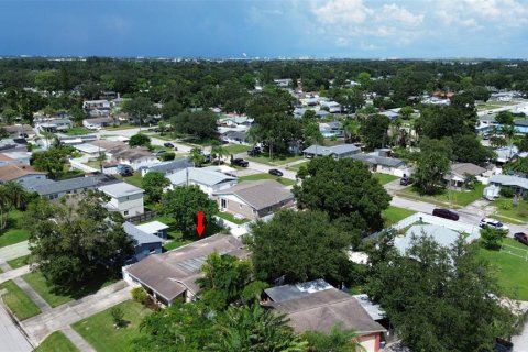 House in Pinellas Park, Florida 3 bedrooms, 193.52 sq.m. № 1902932 - photo 29