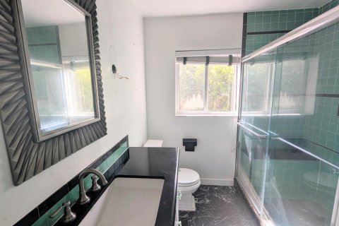 House in Hollywood, Florida 2 bedrooms, 159.05 sq.m. № 2262328 - photo 14