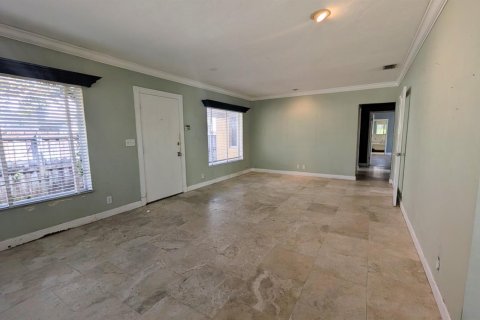 House in Hollywood, Florida 2 bedrooms, 159.05 sq.m. № 2262328 - photo 3