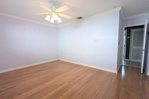 House in Hollywood, Florida 2 bedrooms, 159.05 sq.m. № 2262328 - photo 11
