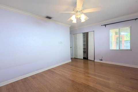 House in Hollywood, Florida 2 bedrooms, 159.05 sq.m. № 2262328 - photo 12