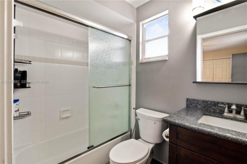 House in Pembroke Pines, Florida 4 bedrooms, 320.79 sq.m. № 2392973 - photo 30