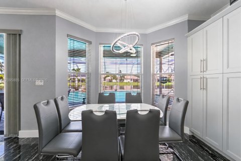 House in Pembroke Pines, Florida 4 bedrooms, 320.79 sq.m. № 2392973 - photo 10