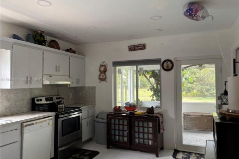 Villa ou maison à vendre à Tamarac, Floride: 3 chambres, 222.5 m2 № 2061205 - photo 13