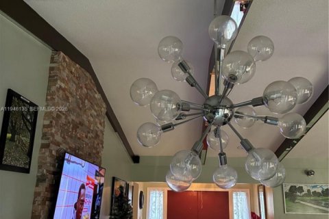 Villa ou maison à vendre à Tamarac, Floride: 3 chambres, 222.5 m2 № 2061205 - photo 6