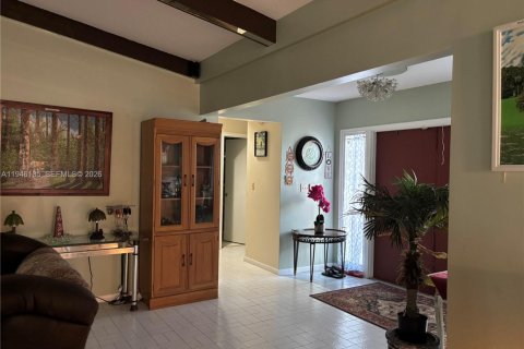 Villa ou maison à vendre à Tamarac, Floride: 3 chambres, 222.5 m2 № 2061205 - photo 2