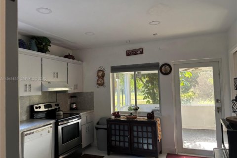 Villa ou maison à vendre à Tamarac, Floride: 3 chambres, 222.5 m2 № 2061205 - photo 11