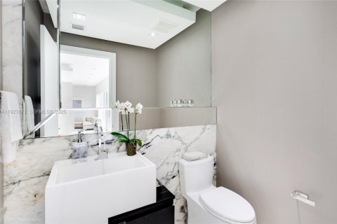 Купить виллу или дом в Майами, Флорида 5 спален, № 1986659 - фото 18