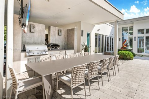 Купить виллу или дом в Майами, Флорида 5 спален, № 1986659 - фото 2