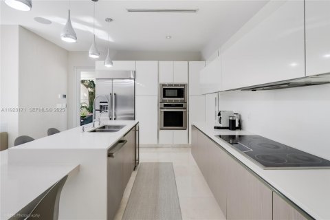 Купить виллу или дом в Майами, Флорида 5 спален, № 1986659 - фото 17